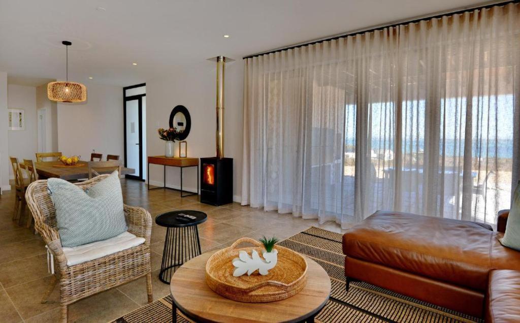 The Shark Bay Villas ランゲバーン エクステリア 写真
