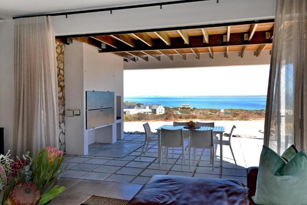 The Shark Bay Villas ランゲバーン エクステリア 写真